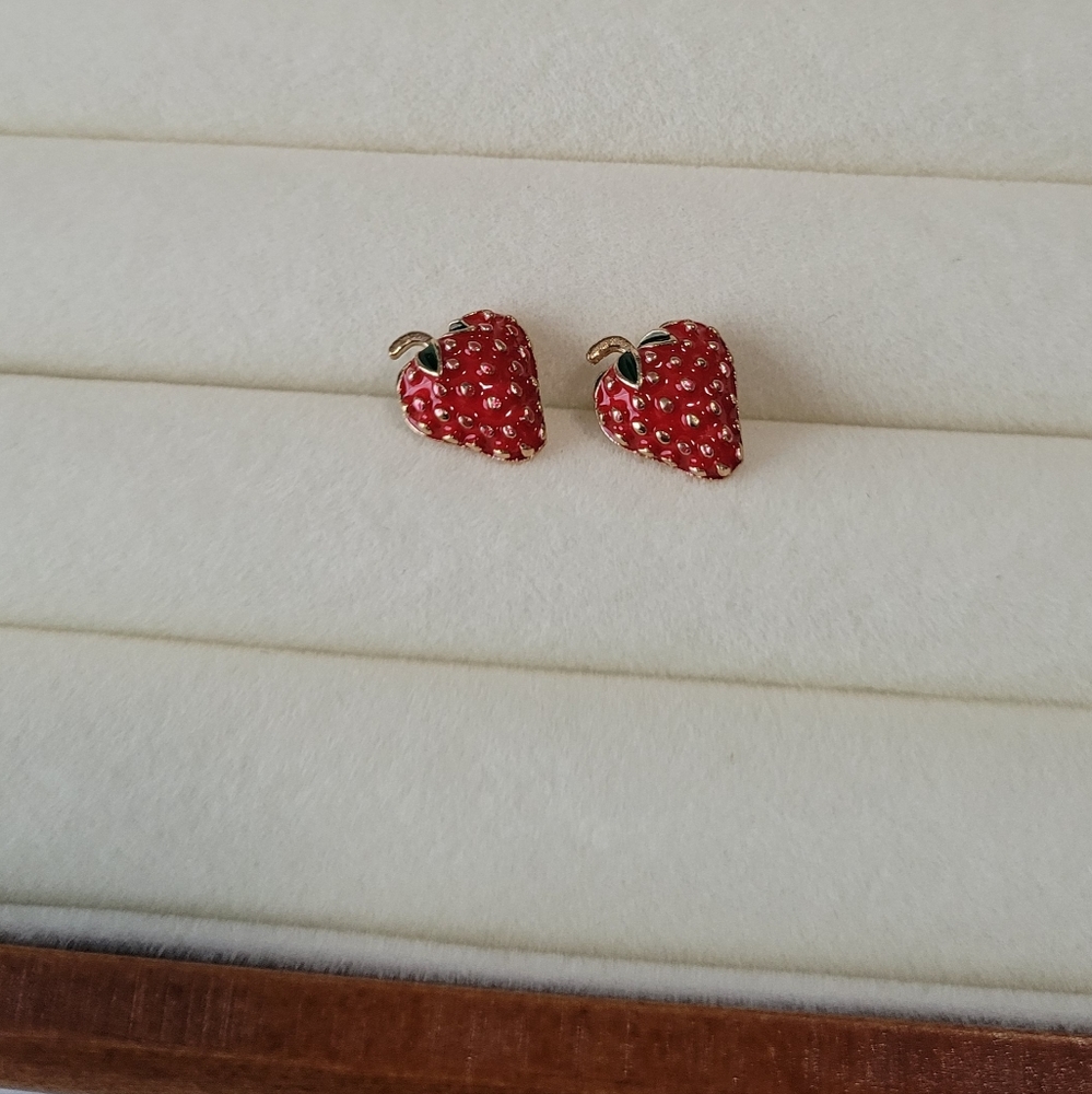 NEW Super Cute Strawberry Stud Earrings